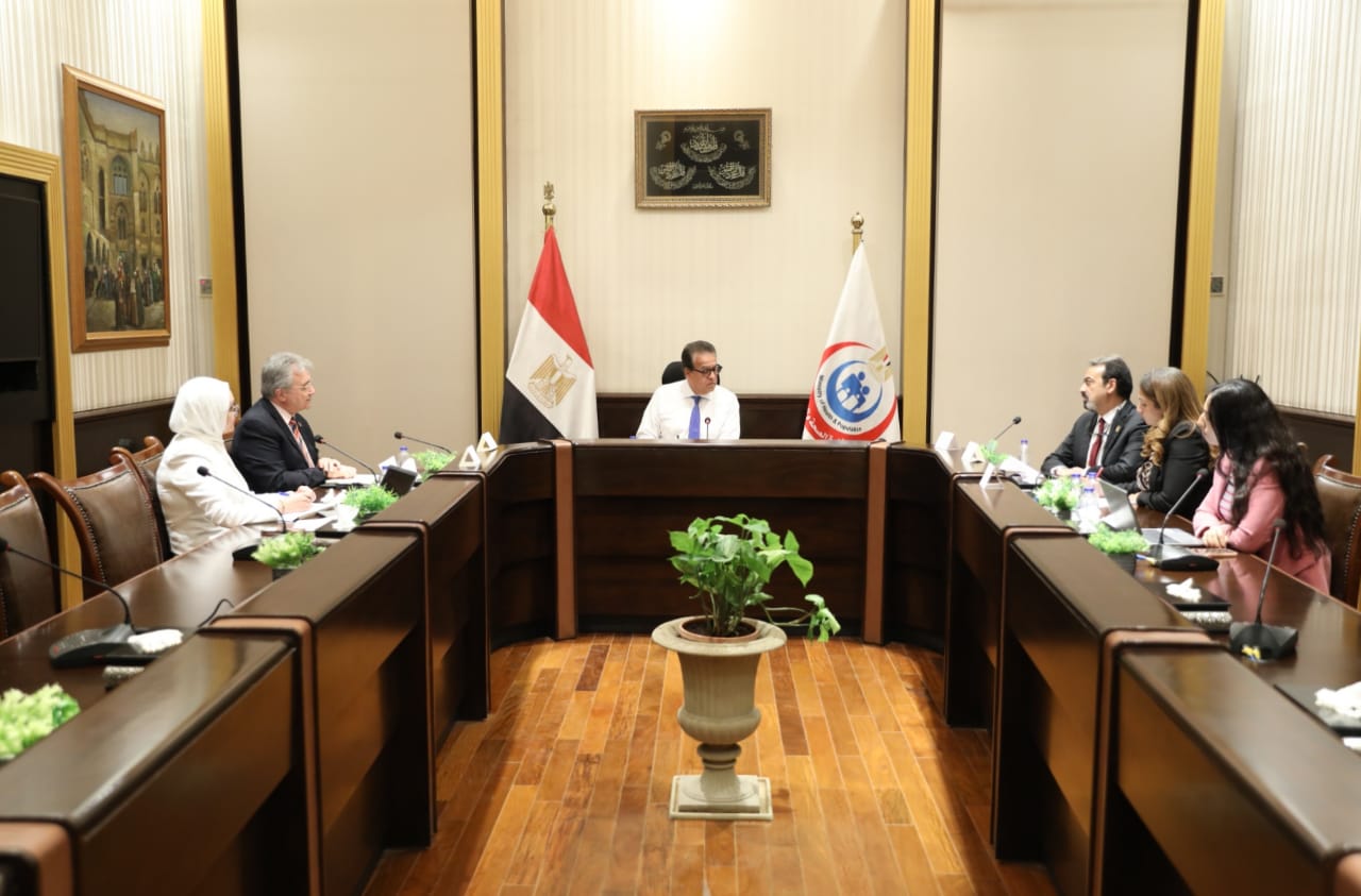 نائب رئيس الوزراء ووزير الصحة يتابع ملف السياحة العلاجية لجذب الاستثمارات الصحيه   ‏