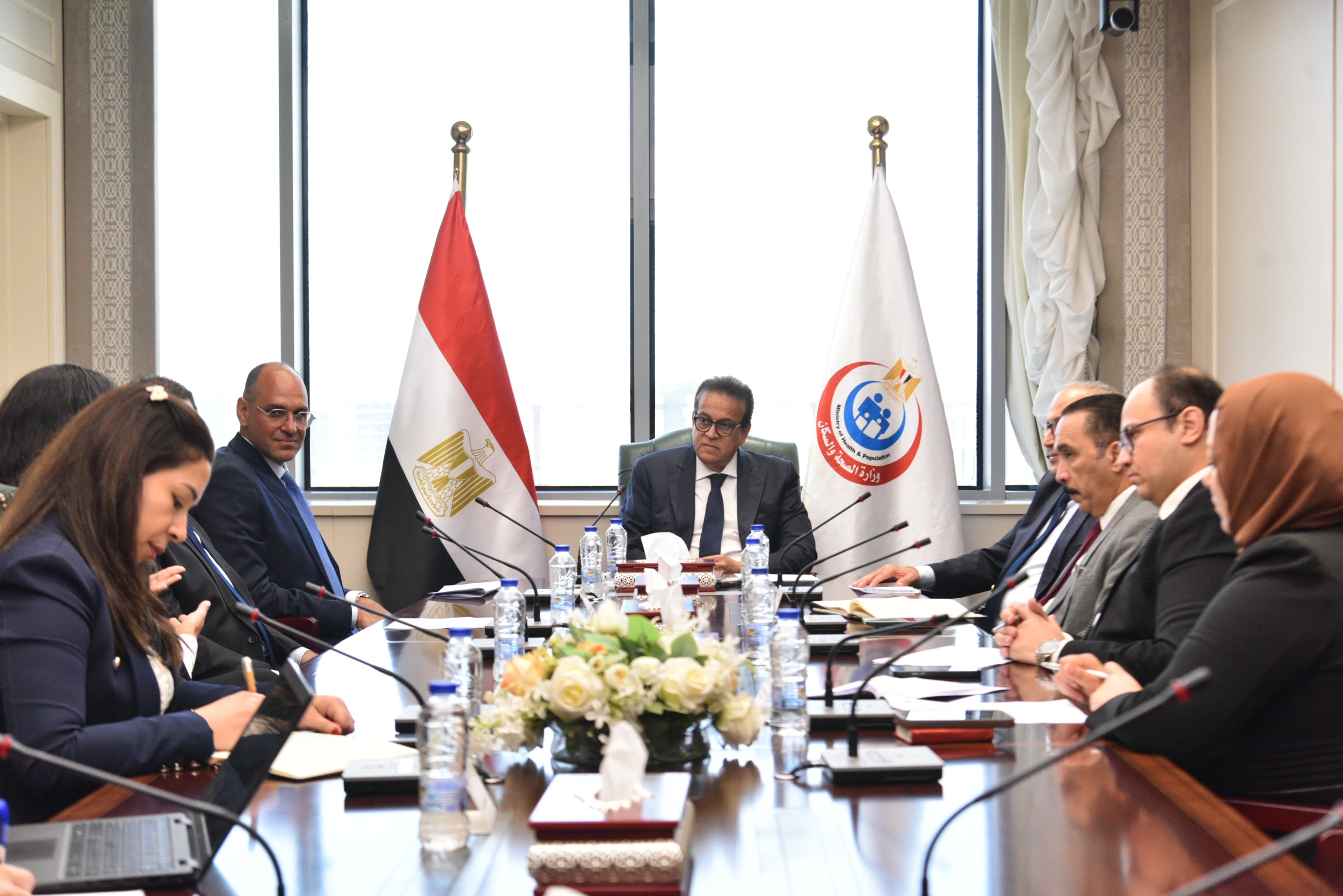 وزير الصحة يبحث مع وفد شركة "جونسون آند جونسون"سبل تعزيز التعاون في القطاع الصحي
