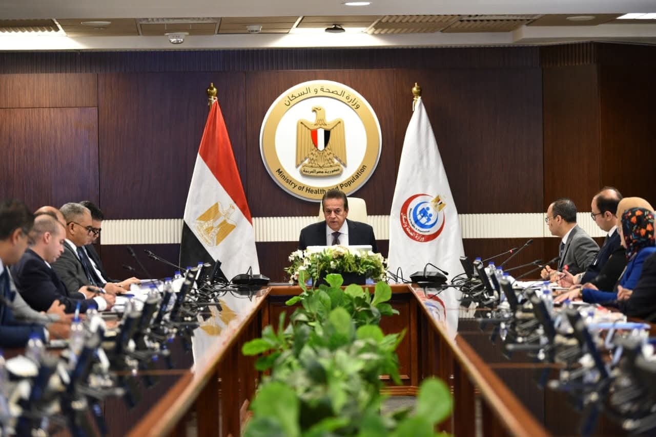 وزير الصحة يترأس اجتماعًا لمراجعة مخزون الأدوية والمستلزمات الطبية
