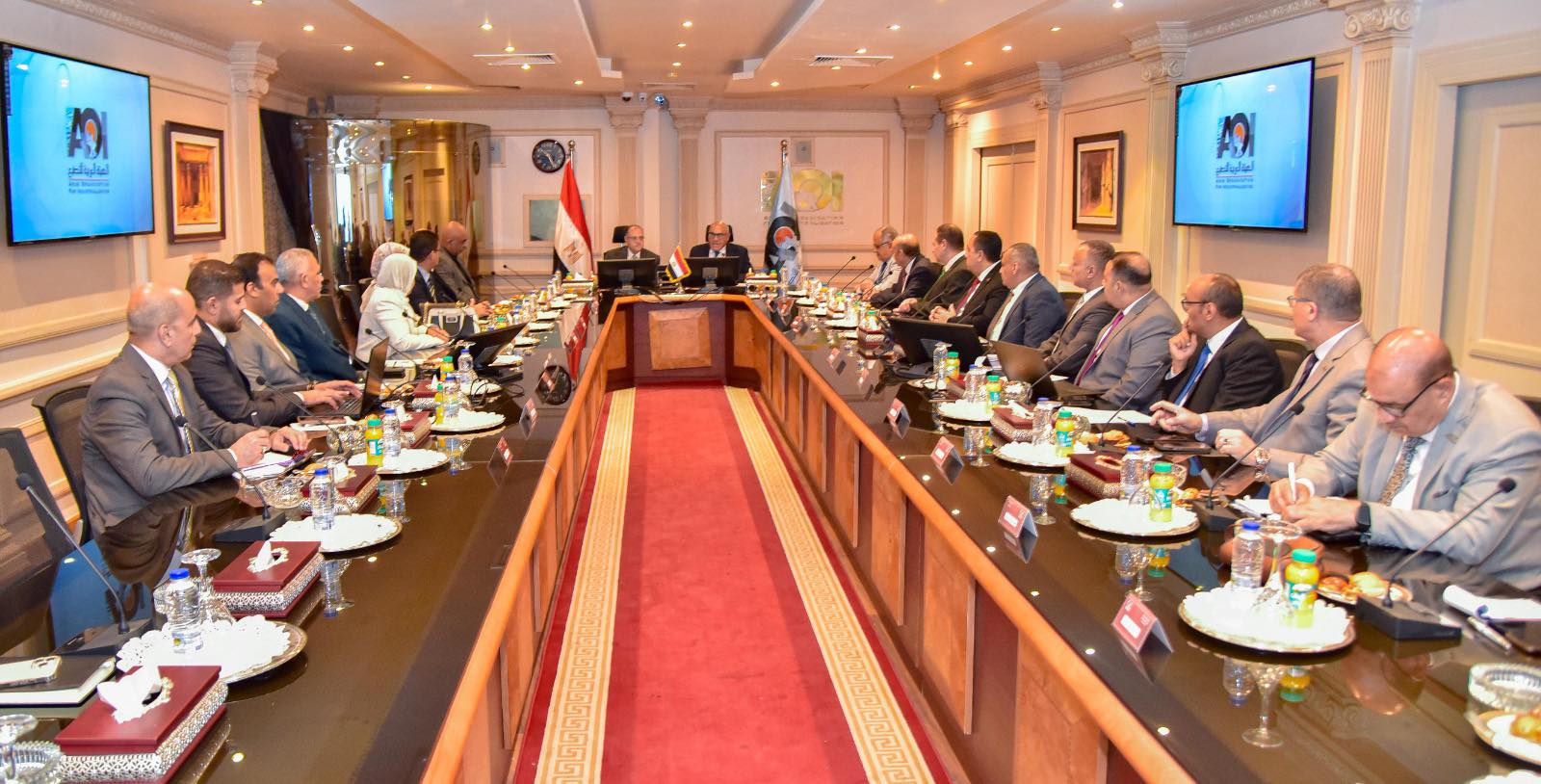 رئيس هيئة الدواء يبحث مع رئيس الهيئة العربية للتصنيع آليات دعم توطين الصناعة الدوائية محليًا