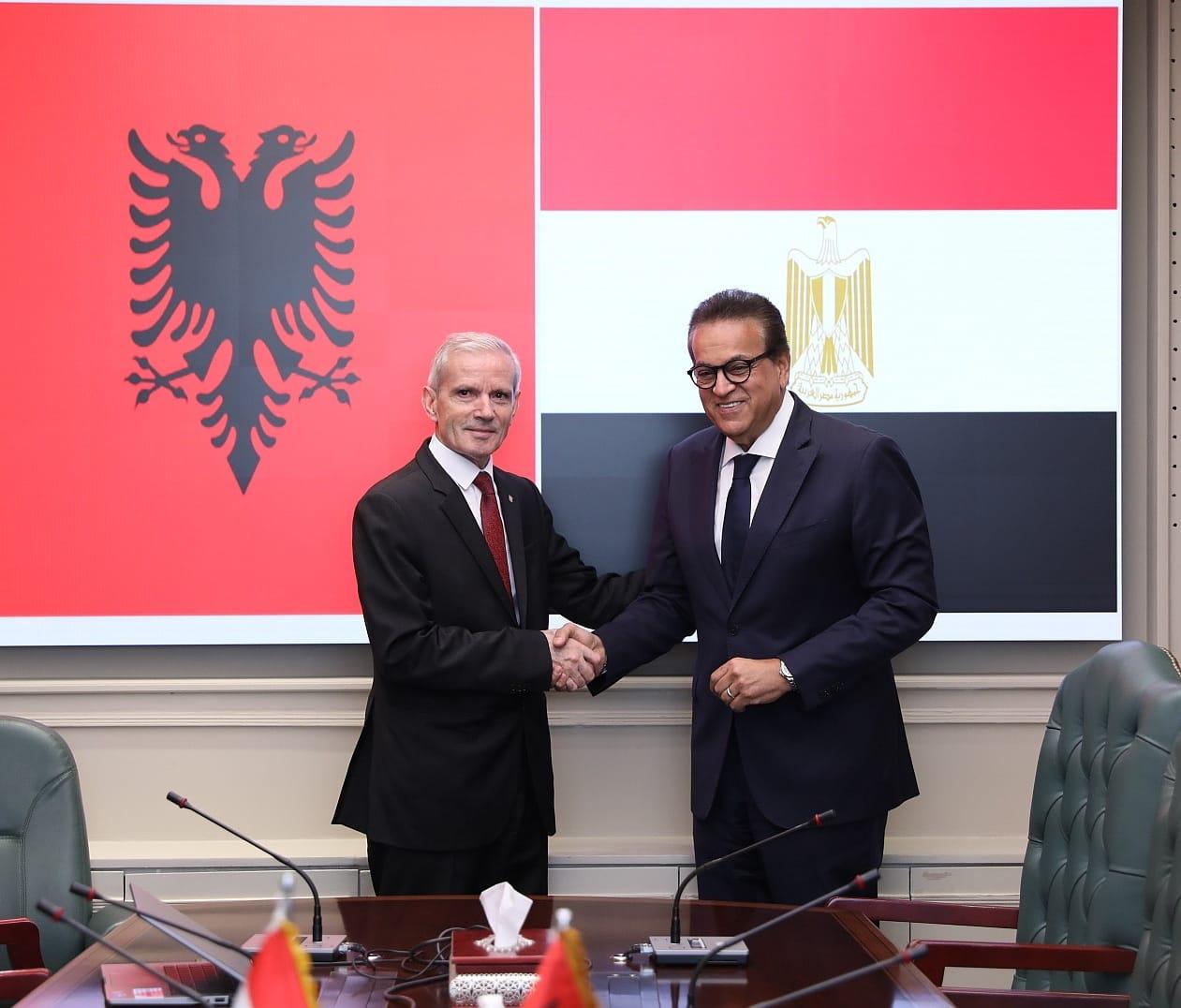 وزير الصحة يجتمع مع سفير ألبانيا لتعزيز التعاون الصحي بين البلدين