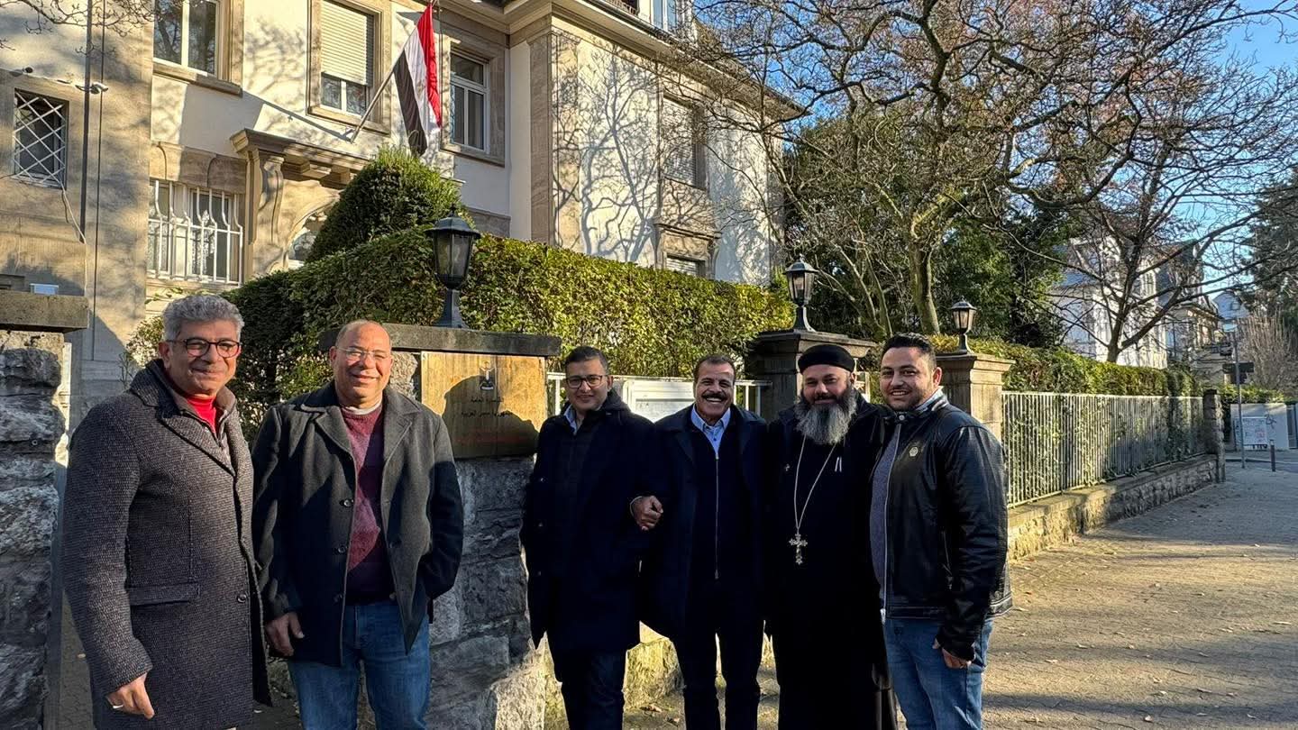 استمرار توافد أبناء الجالية المصرية على القنصلية المصرية بفرانكفورت في اليوم الثاني للتصويت بانتخابات مجلس النواب