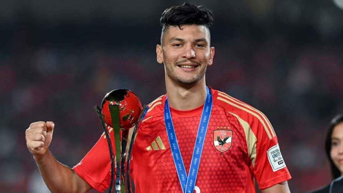 الأهلي يفتح الباب لرحيل أشرف داري.. و"السعر" يعطل العودة للدوري المغربي (خاص)