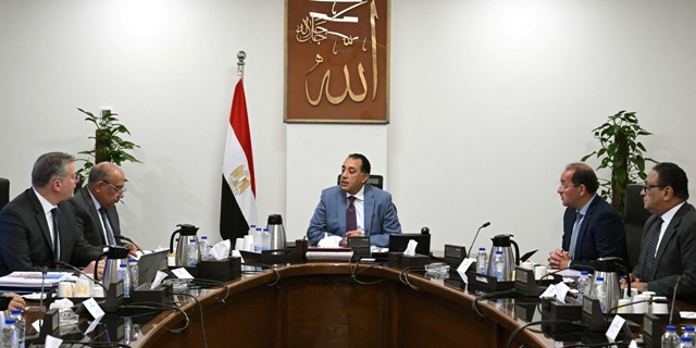 رئيس الوزراء يتابع توفير التمويل اللازم لتشغيل محطات الكهرباء وتسوية المديونيات الحكومية