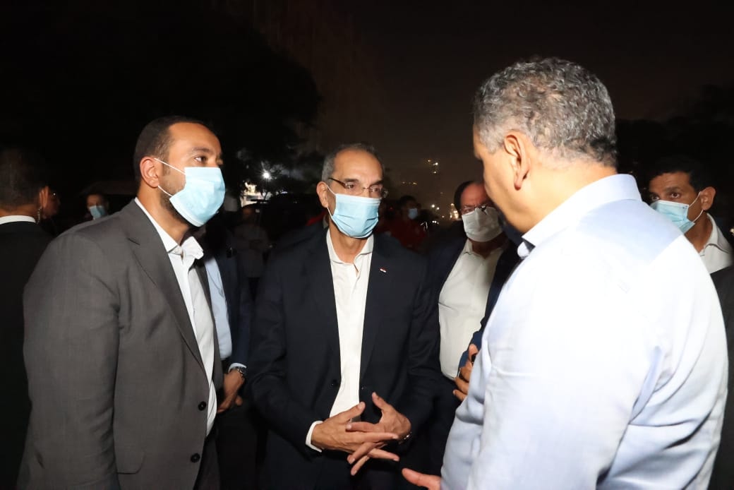 وزير الاتصالات يتفقد موقع حريق سنترال رمسيس ويوجه بسرعة استعادة الخدمات وتعويض المتضررين
