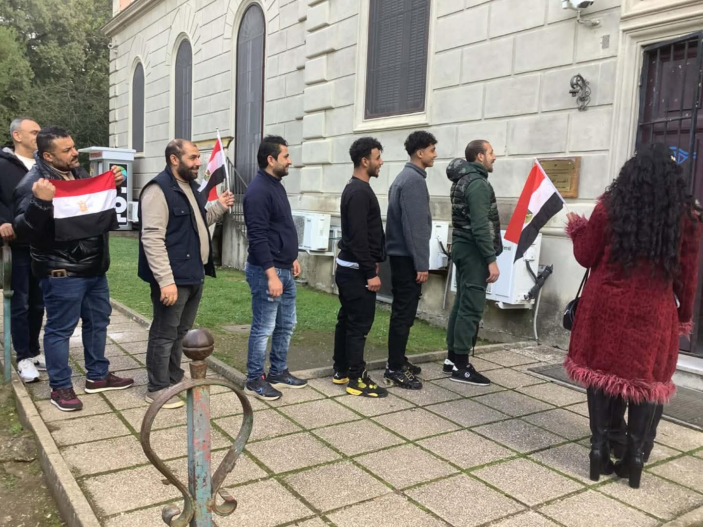 استمرار توافد أبناء الجالية المصرية بإيطاليا للإدلاء بأصواتهم في أول أيام تصويت المصريين بالخارج في انتخابات مجلس النواب 2025