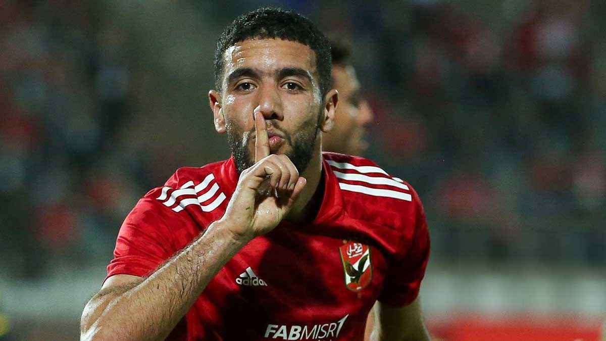 مصدر مقرب من قندوسي لـ"خمسة سياسة": يستهدف الاستمرار في أوروبا لا العودة للزمالك أو بيراميدز
