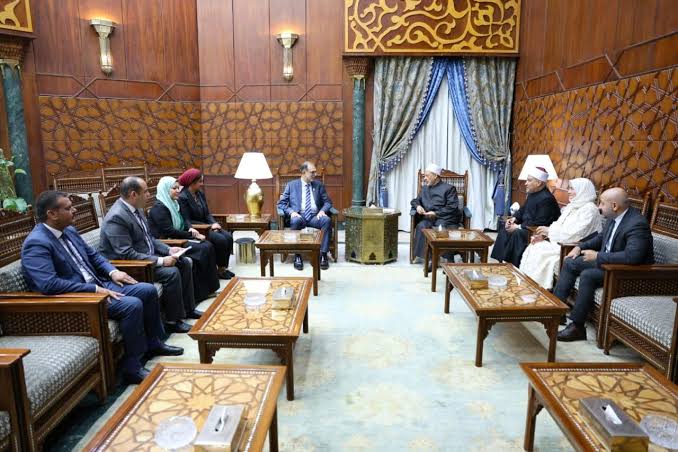 تعاون مشترك بين الأزهر و"سلامة الغذاء" لضمان بيئة غذائية آمنة للطلاب