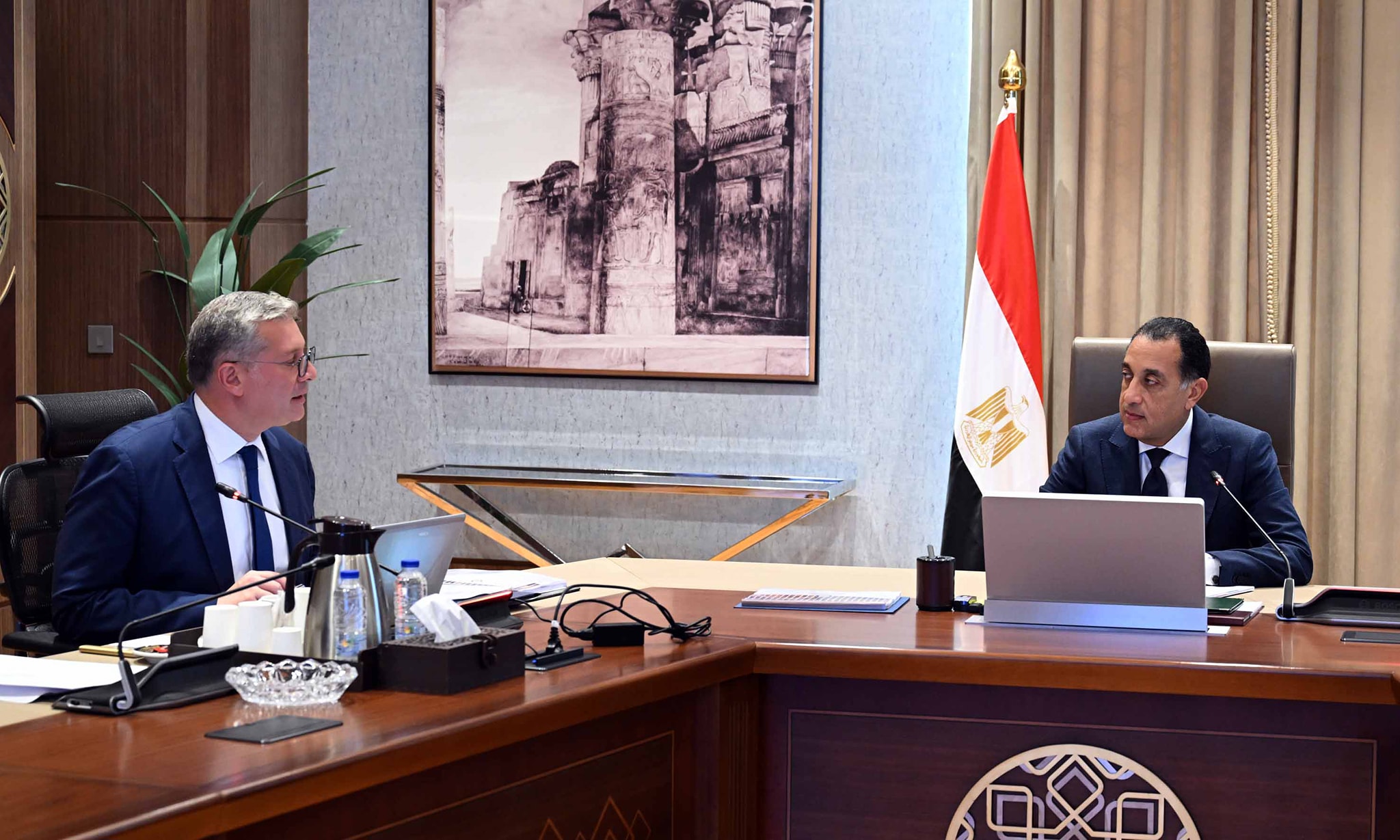 رئيس الوزراء يلتقي وزير البترول والثروة المعدنية لاستعراض عددٍ من ملفات العمل