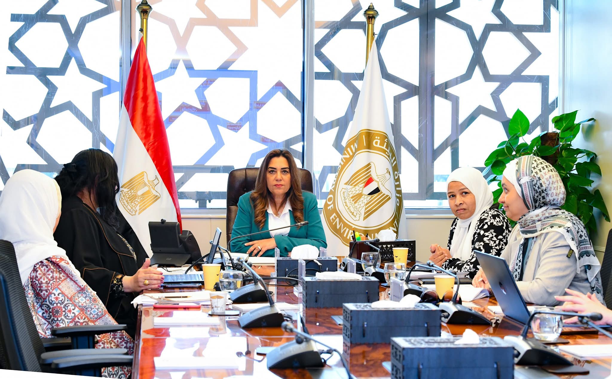 وزاره البيئه: ضرورة تفعيل المنظومة الإلكترونية لدعم الاستثمار و الالتزام بالمعايير البيئيه