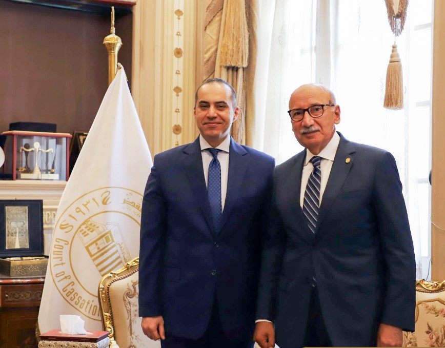 وزير الشئون النيابية يهنئ رئيس محكمة النقض الجديد.. ويشيد بدور القضاء في ترسيخ سيادة القانون