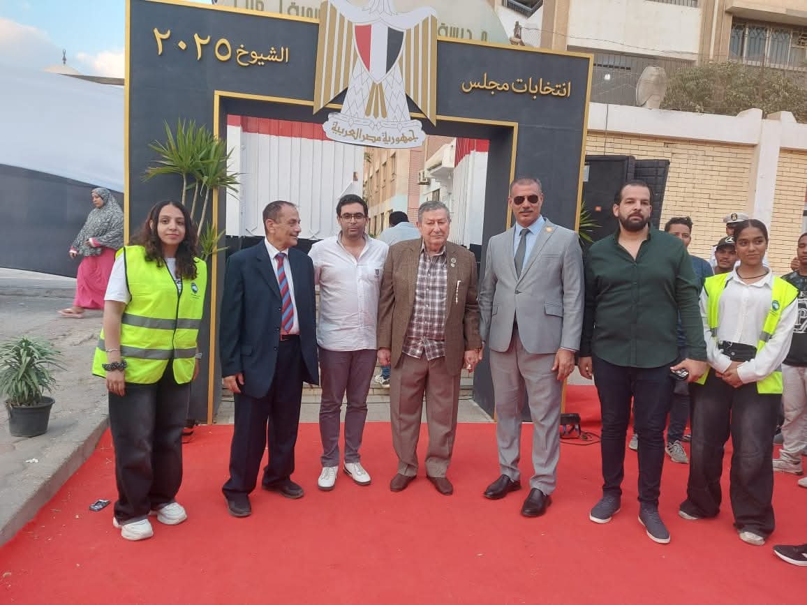 رئيس حزب المؤتمر يدلي بصوته في انتخابات مجلس الشيوخ