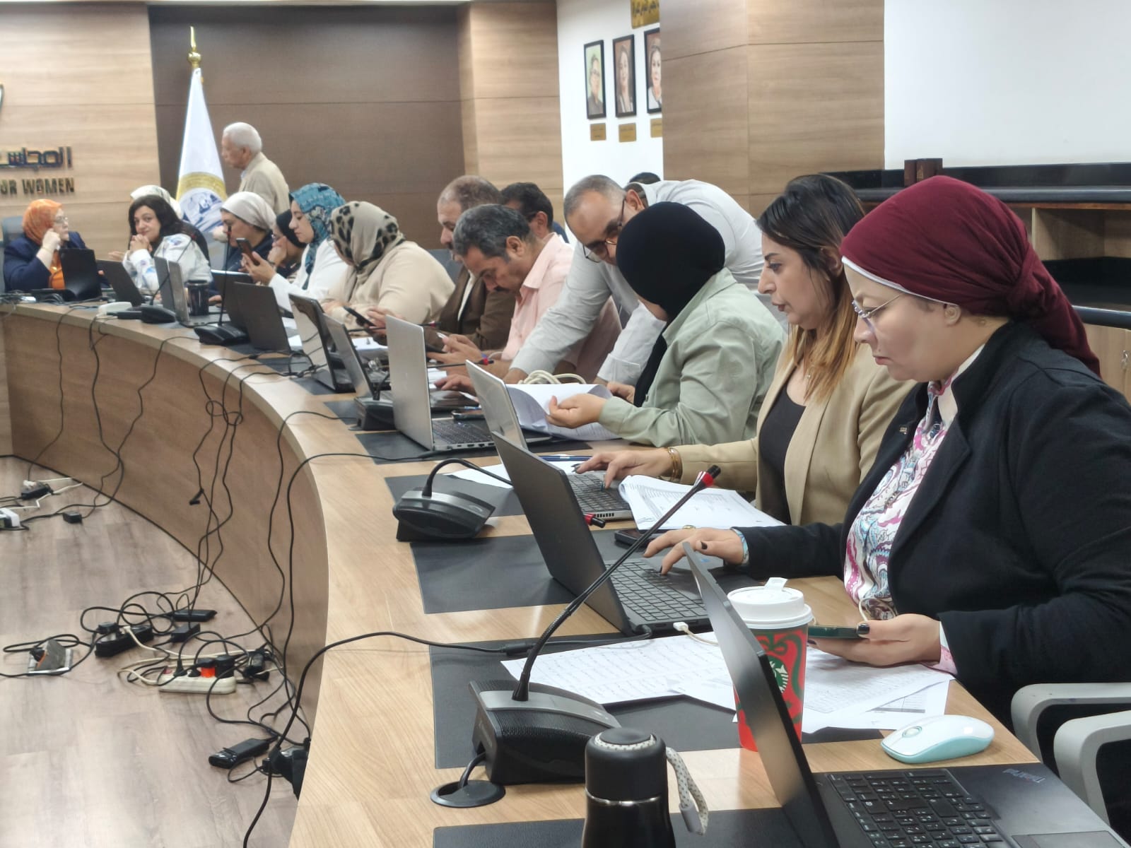 برئاسة المستشارة أمل عمار.. القومي للمرأة يتابع مشاركة المرأة في العملية الانتخابية