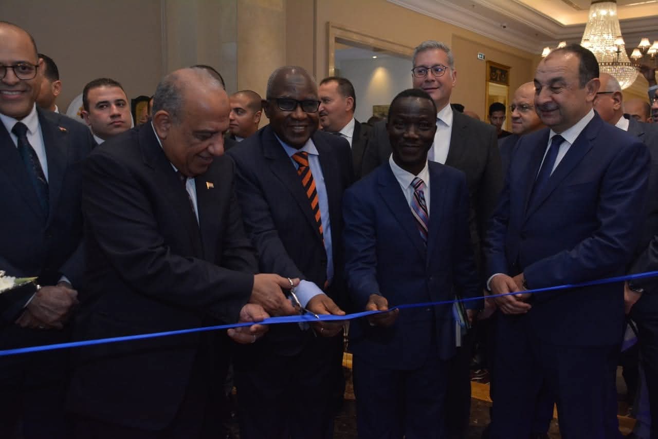 وزير الكهرباء يفتتح معرض صناعة المهمات الكهربائية ويؤكد دعم التصنيع المحلي وتوطين التكنولوجيا الحديثة