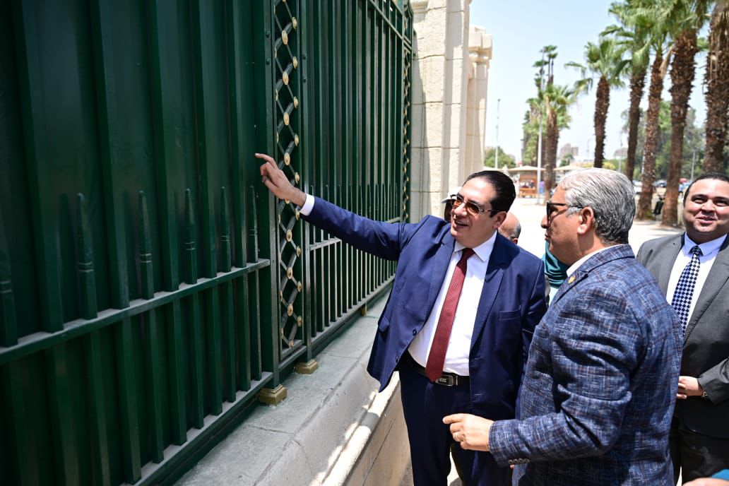 رئيس جامعة القاهرة يتفقد أعمال الترميم والصيانة حفاظا على الطابع الأثرى للجامعه.