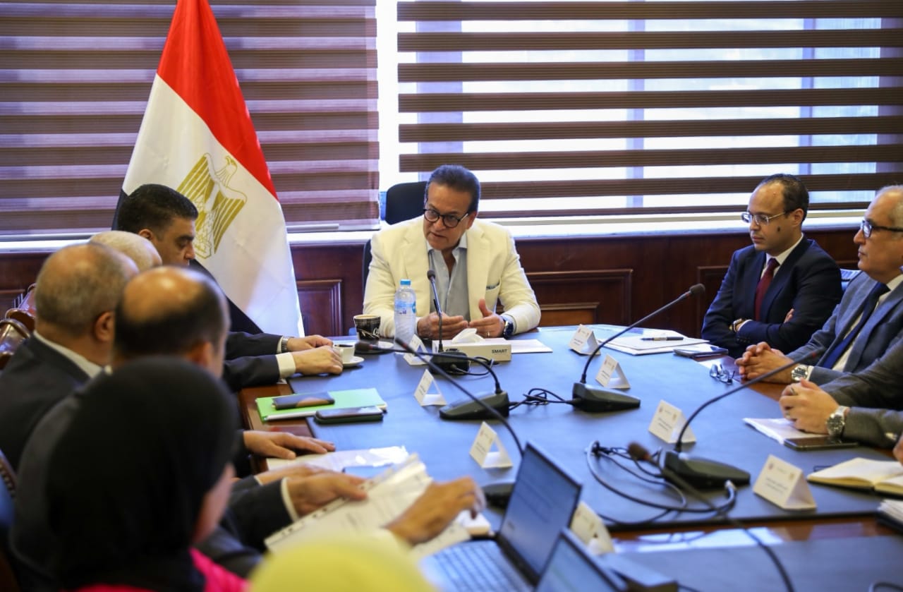 وزير الصحة : مصر  ستصبح مركزا إقليميا لتوطين الصناعات الدوائية     ‏