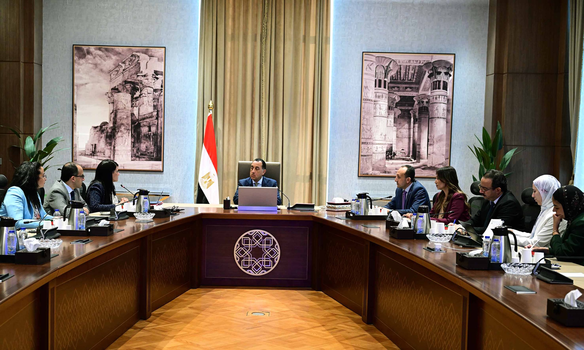 مدبولي والمشاط يناقشان تنفيذ السردية الوطنية للتنمية الاقتصادية
