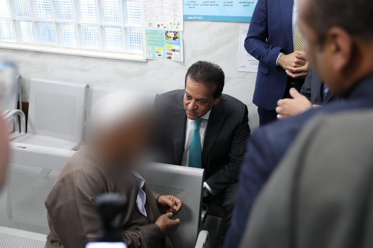 خالد عبدالغفار: تطوير شامل للمجمع الطبي ومركز الكلى بالإسماعيلية لخدمة أهالي القناة