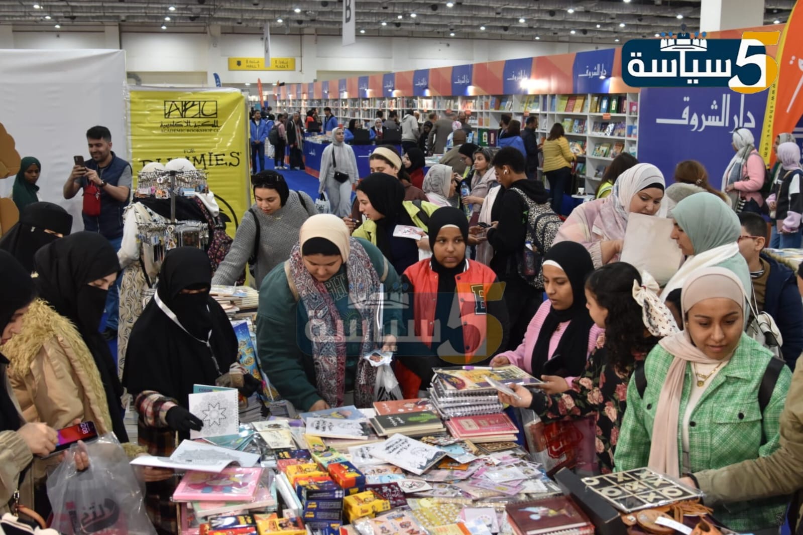 مليون زائر في يومين: معرض القاهرة الدولي للكتاب يشهد إقبالًا غير مسبوق في دورته الـ57