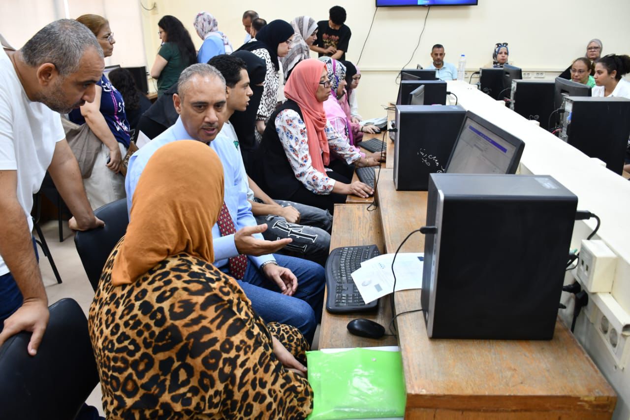 التعليم العالي: معامل الحاسبات بالجامعات الحكومية مستمرة في تقديم الدعم الفني للطلاب