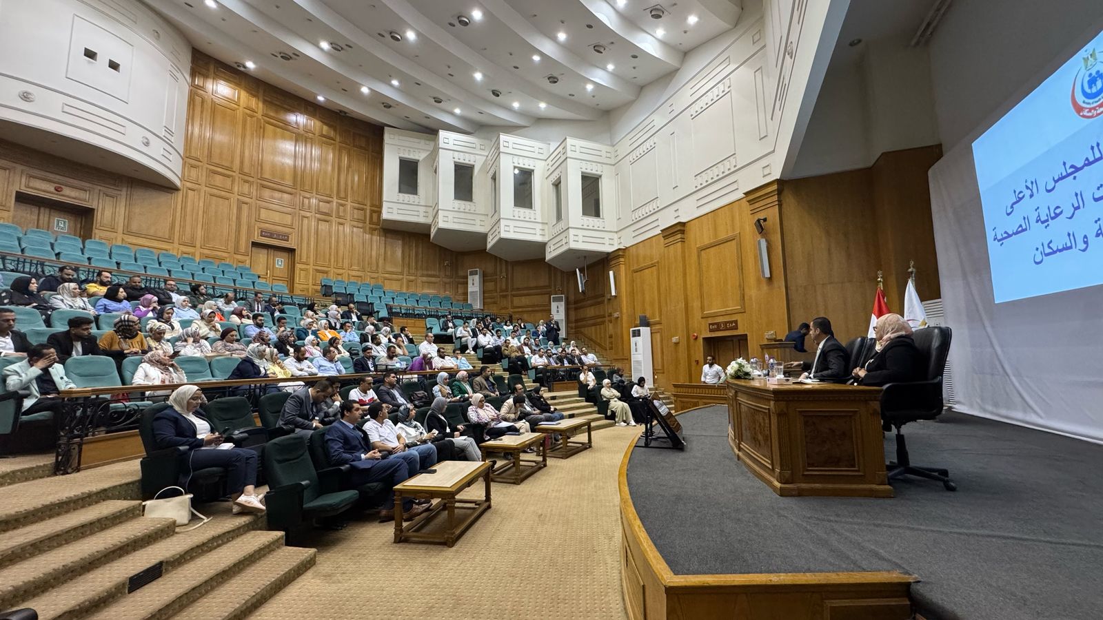 نائب وزير الصحة يعقد الاجتماع الثالث للمجلس الأعلى لشباب مقدمي خدمات الرعاية الصحية ويستمع لمطالبهم ويوجه بتلبيتها