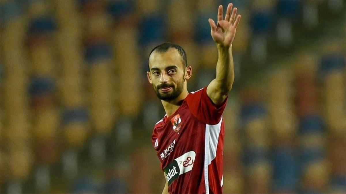 تطورات جديدة في أزمة أحمد عبدالقادر.. اللاعب يظهر في التدريبات قبل ساعات من غلق القيد