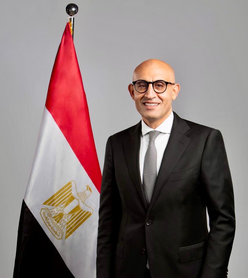 عبد اللطيف يعتمد حركة تغييرات موسعة في مديريات التعليم بالمحافظات