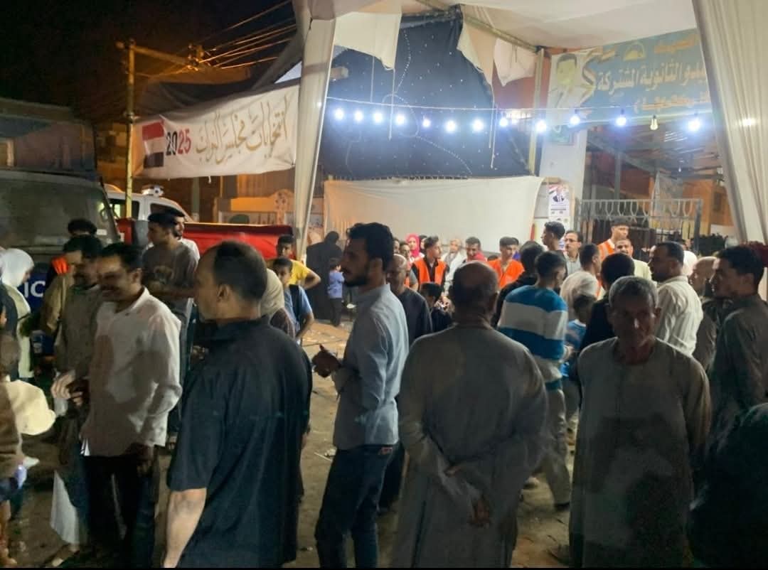 إقبال كثيف للناخبين على لجنة مدرسة الشهيد مصطفى عبيدو بوردان بمحافظة الجيزة في الساعات الأخيرة من انتخابات مجلس النواب 2025