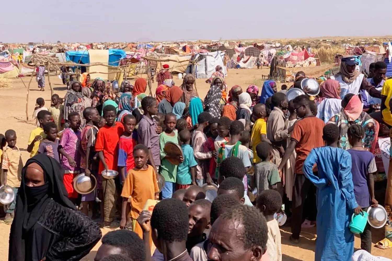 السودان على حافة الانهيار: هدنة معلّقة بين نار الحرب وكارثة إنسانية