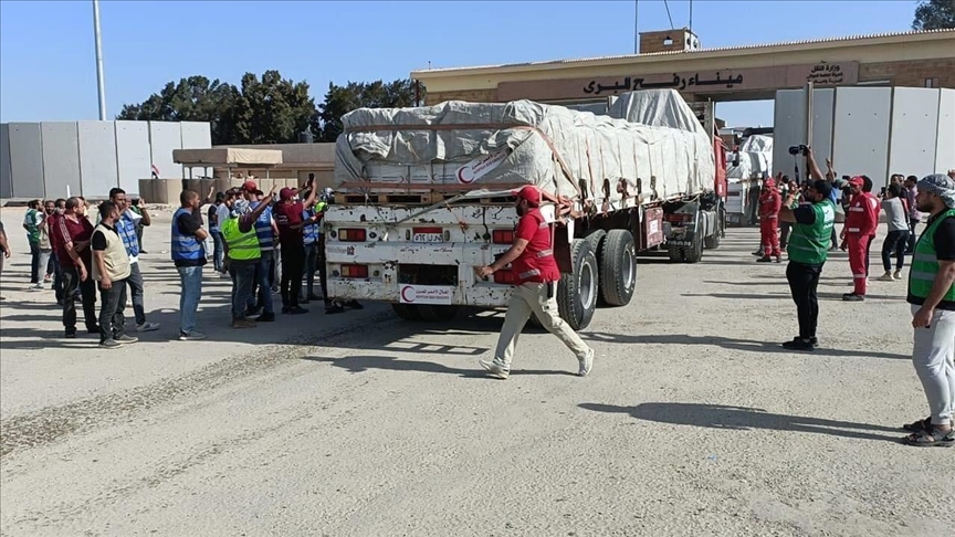 الأونروا: 6 آلاف شاحنة مساعدات جاهزة للدخول إلى غزة بانتظار موافقة إسرائيل
