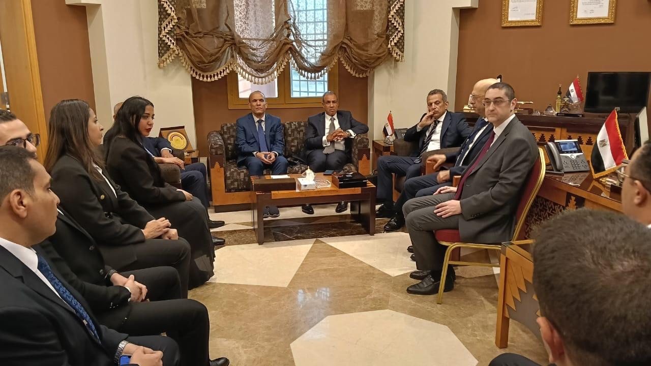 وزير الخارجية يتفقد مقر القنصلية العامة المصرية في جدة .