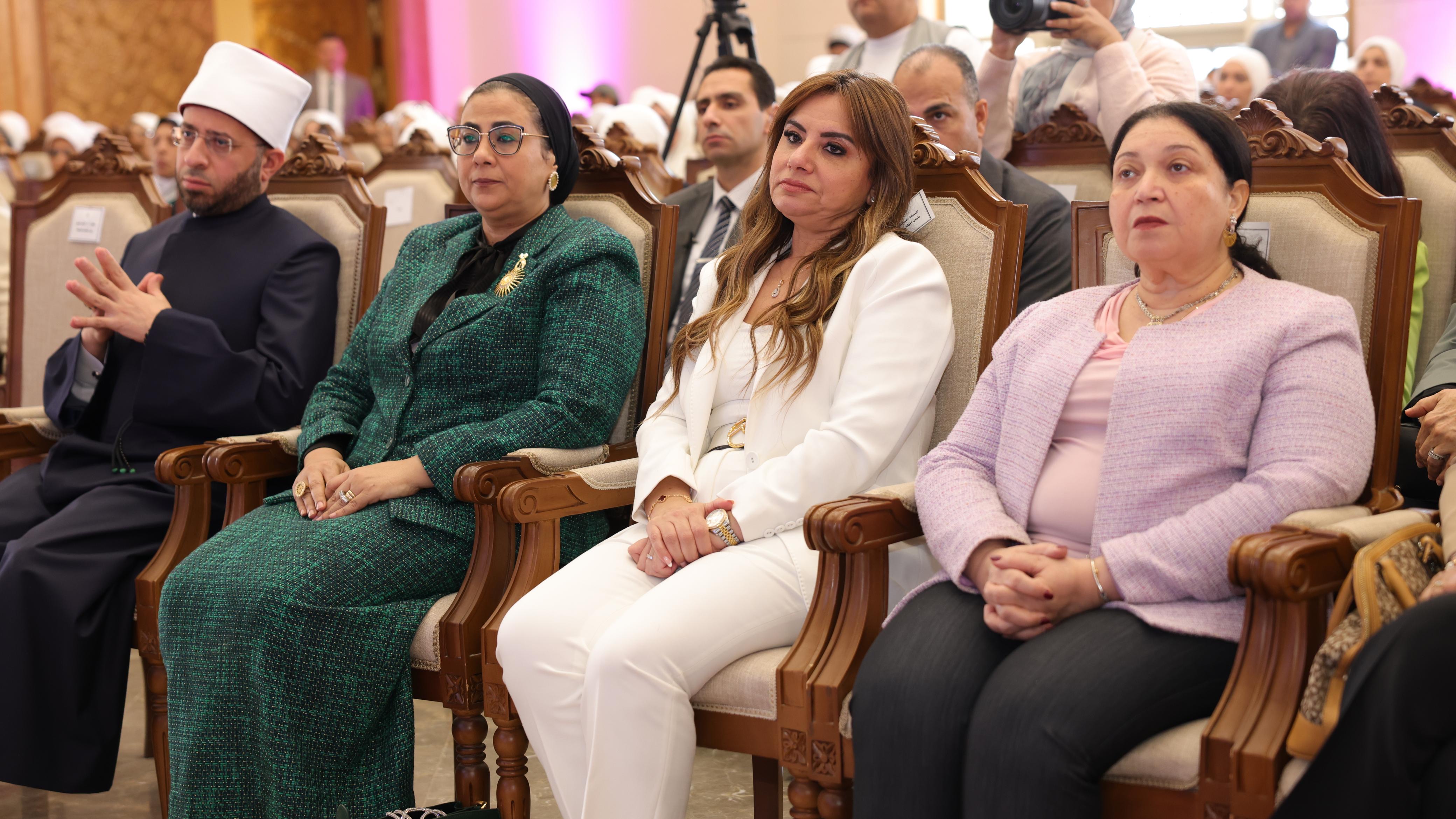 نائبة التضامن تشارك فعاليات اليوم العالمي للقضاء على العنف ضد المرأة”