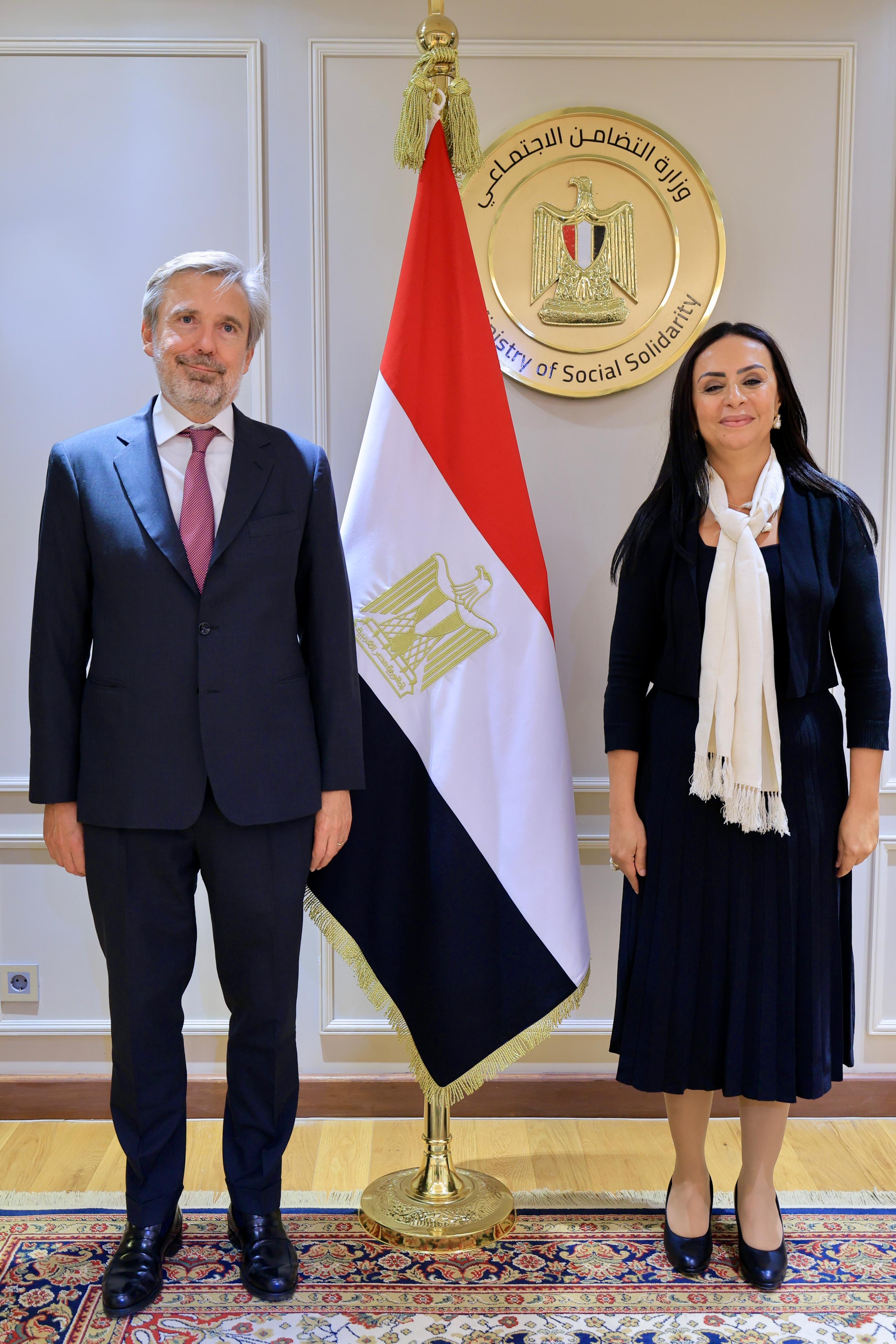 وزيرة التضامن الاجتماعي تلتقي سفير إيطاليا بالقاهرة