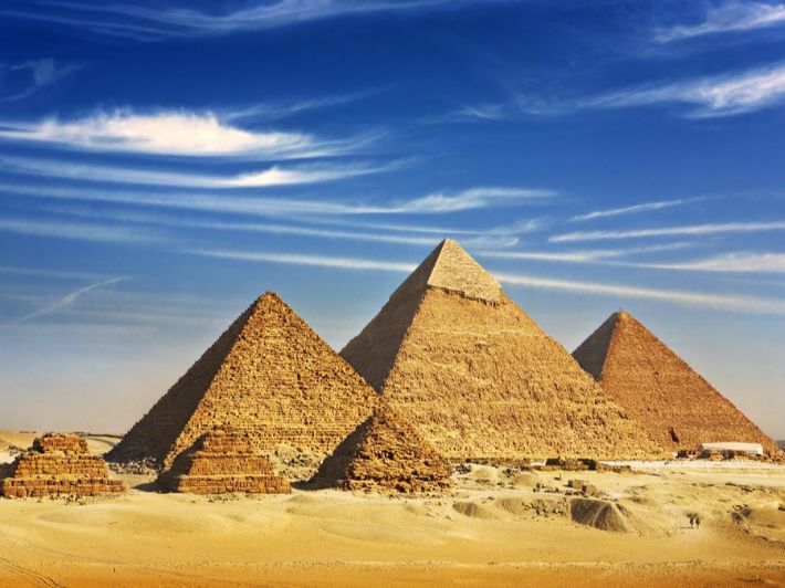 الأهرامات تتصدر قائمة ناشيونال جيوغرافيك..  إشادة عالمية بالحضارة المصرية