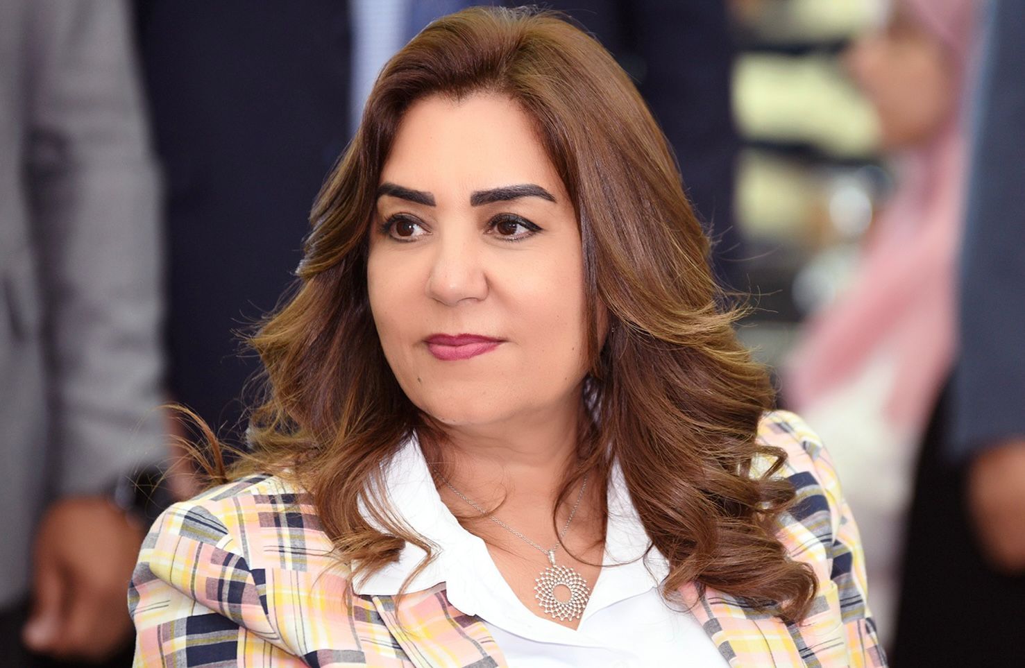 لا تهاون مع المخالفين.. إزالة طوابق مخالفة في الوراق بعد رصدها إلكترونيًا