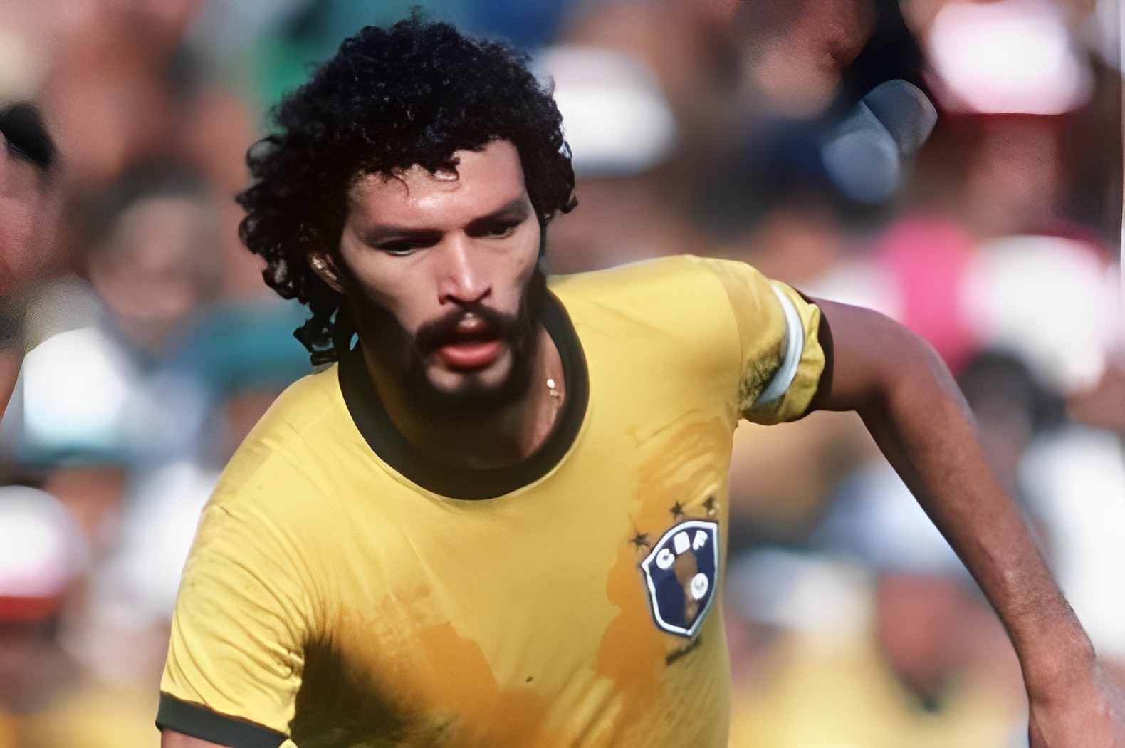 سقراط: أسطورة الملاعب وفيلسوف الحرية