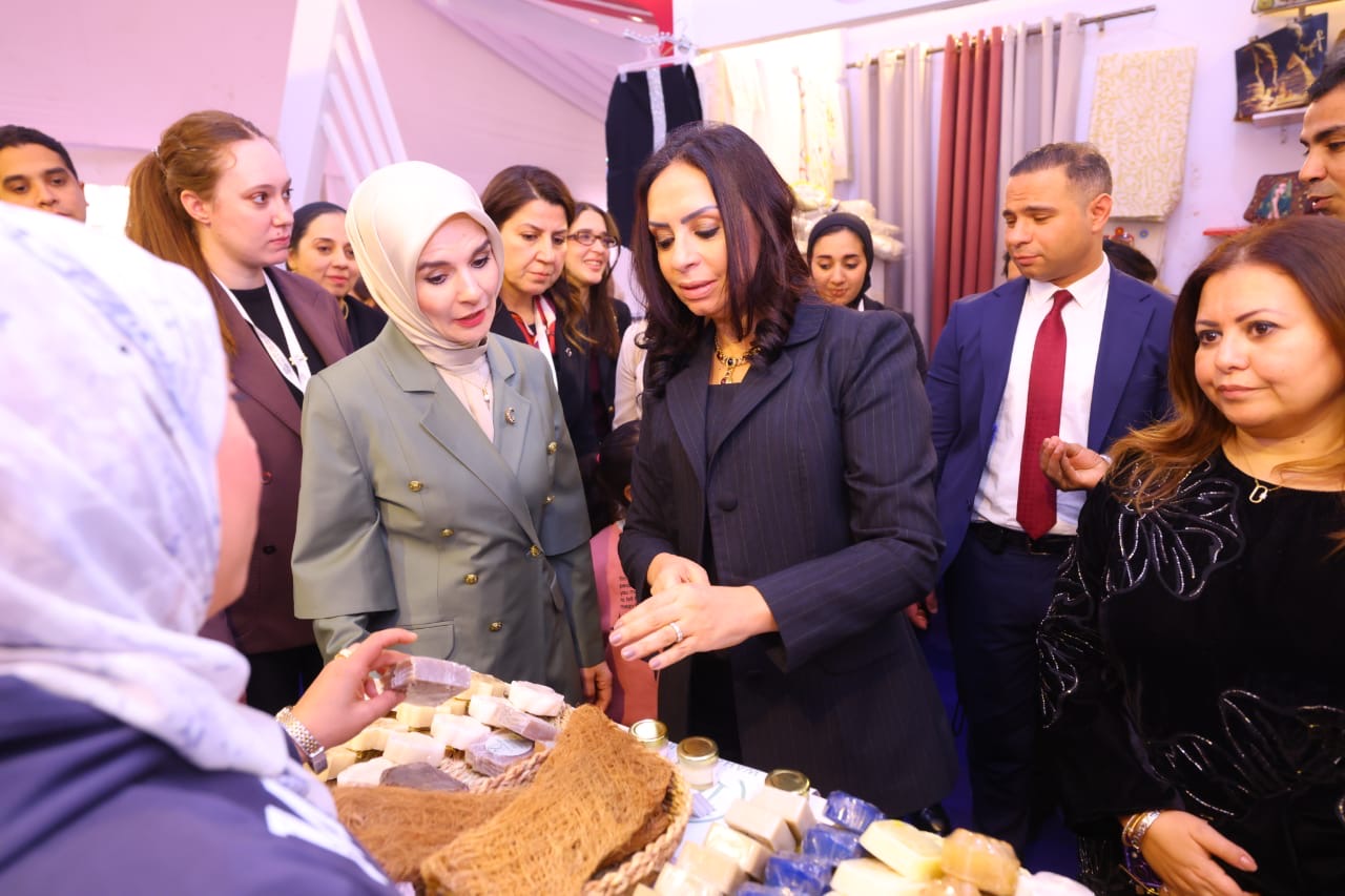 وزيرة التضامن الاجتماعي ووزيرة الأسرة التركية تتفقدان معرض “ديارنا للحرف اليدوية والتراثية” بدعم بنك ناصر الاجتماعي في سيتي ستارز 2026
