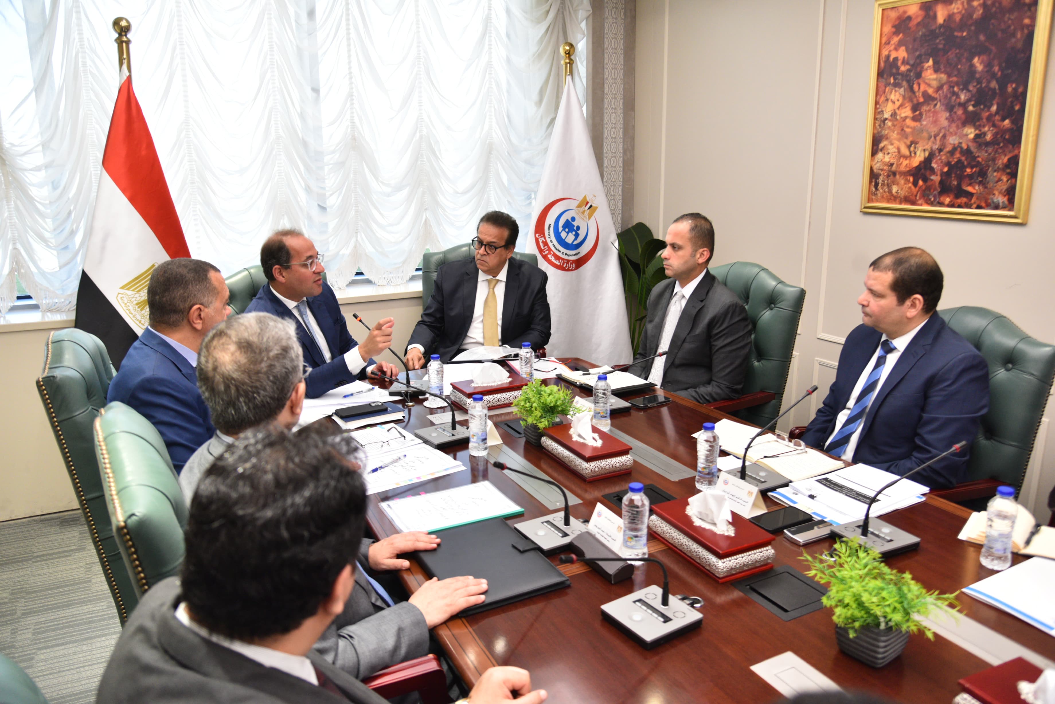 عبدالغفار يترأس اجتماعًا مشتركًا لبحث تمويل واستدامة التأمين الصحي الشامل