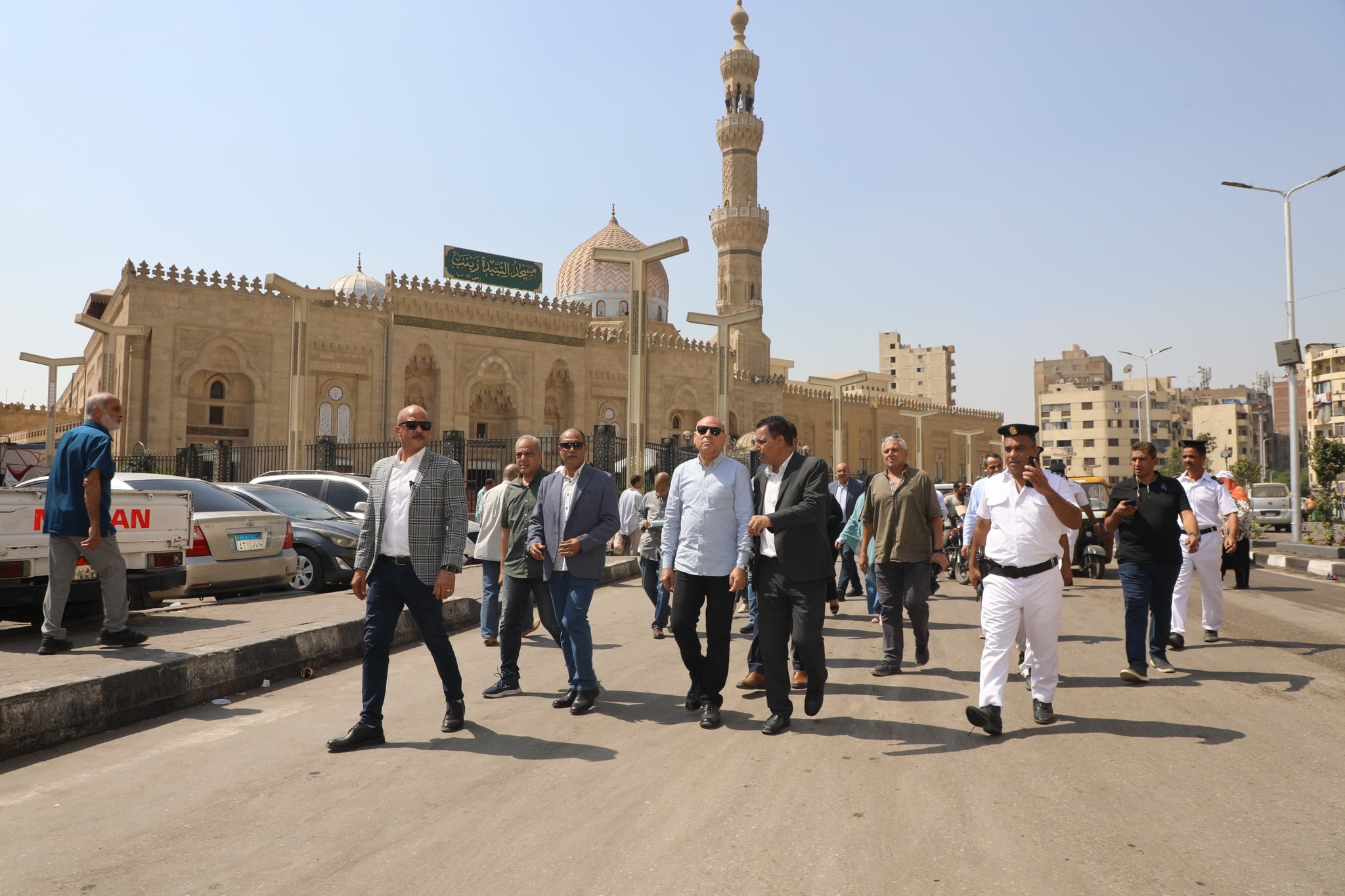محافظ القاهرة يتفقد حي السيدة زينب