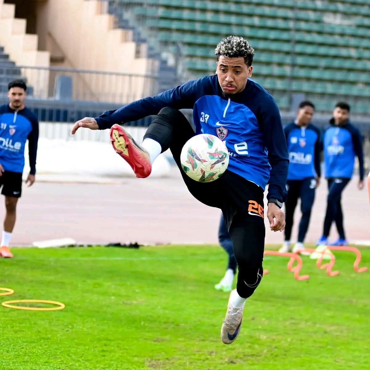 "فيفا" يعلن إيقاف قيد الزمالك لـ 3 فترات بسبب بيزيرا (خاص)