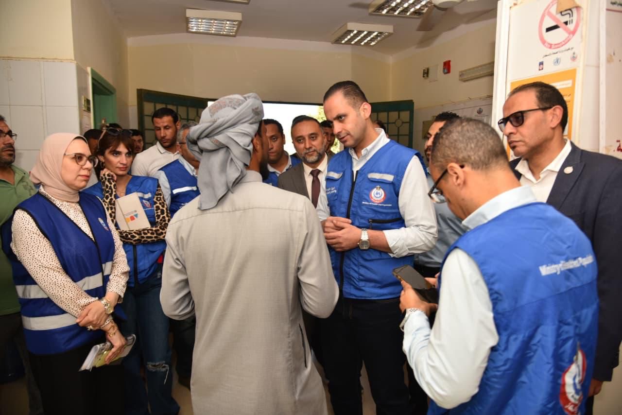 نائب وزير الصحة يتفقد مستشفى ووحدة طب أسرة بئر العبد لمتابعة جودة الخدمات الطبية ودعم المنظومة الصحية بشمال سيناء