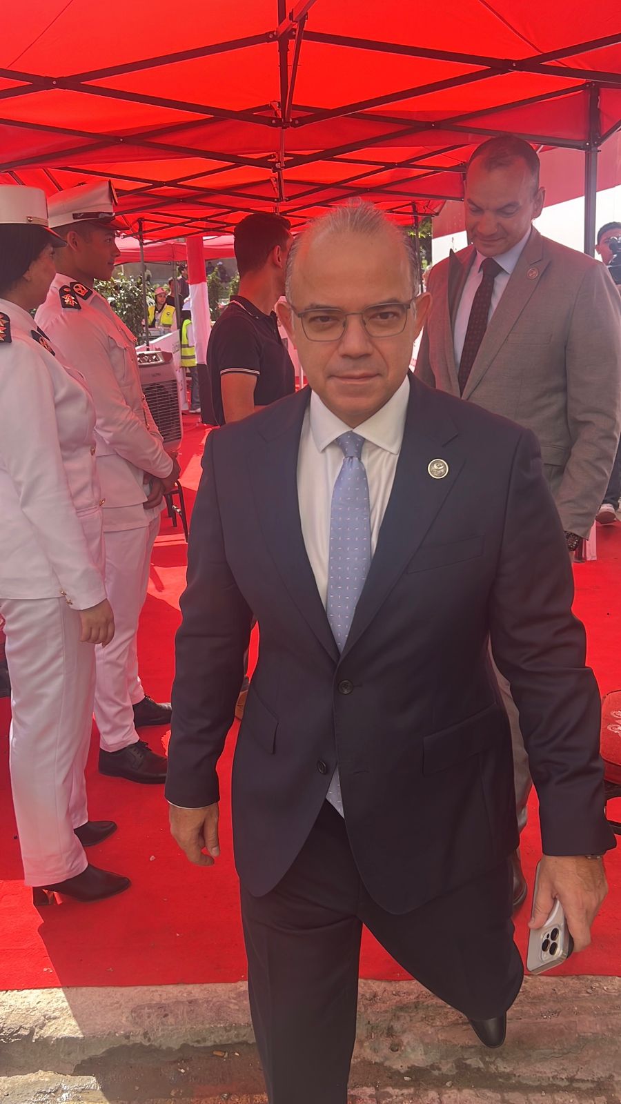 رئيس الهيئة العامة للرقابة المالية يدلي بصوته في انتخابات مجلس الشيوخ 2025 بالتجمع الخامس