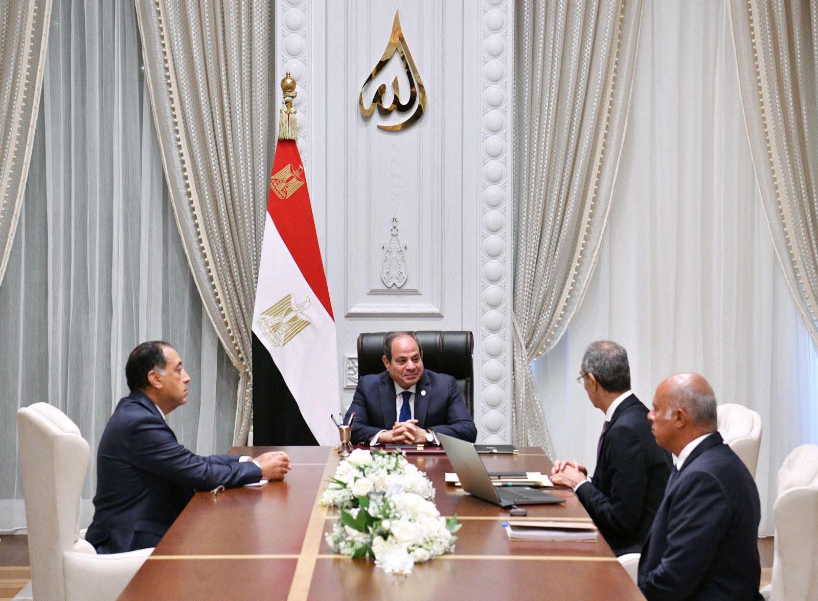 السيسي يوجّه باستراتيجية لتطبيق الذكاء الاصطناعي وتوسيع شبكات الاتصالات
