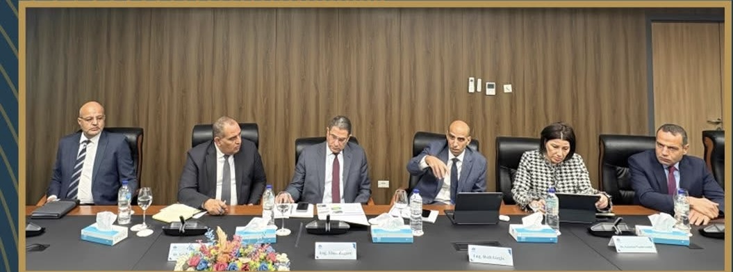 قيادات بوزارة البترول تتابع خطط تعظيم إنتاج واحتياطيات الشركة الفرعونية للبترول