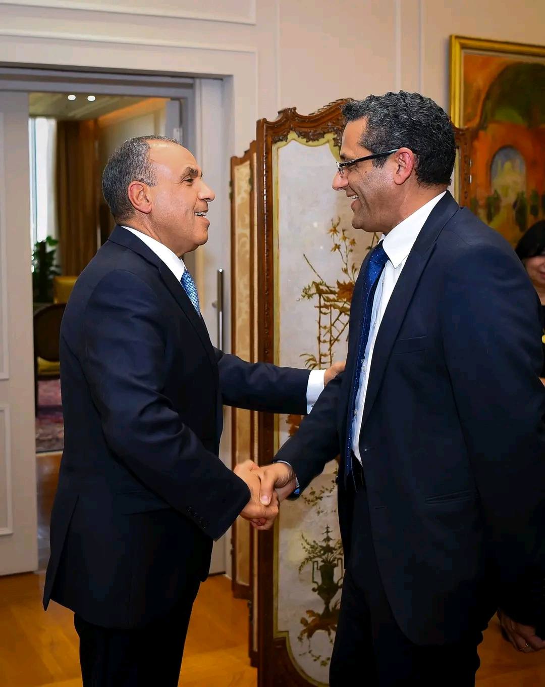 وزير الخارجية يستقبل نقيب الصحفيين ويبحث سبل تعزيز التعاون المشترك