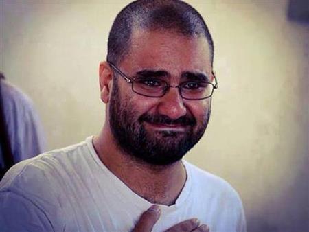 من زنزانة السجون إلى مطالب العفو.. رحلة علاء عبد الفتاح