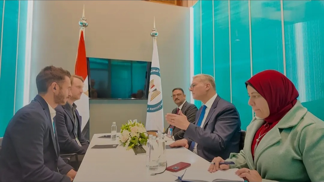 "وزير البترول يبحث مع باريك جولد خطط استكشاف الذهب بالصحراء الشرقية وتعزيز استثمارات التعدين في مصر"