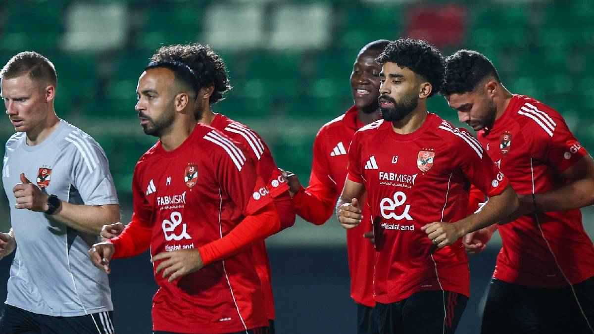 تفاصيل انتقال مهاجم الأهلي إلى بتروجيت (خاص)