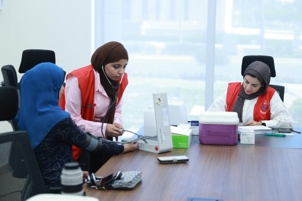 "الصحة" تنظم حملة لفحص الأمراض المزمنة والكشف المبكر عن الاعتلال الكلوي للعاملين بالوزارة والحي الحكومي