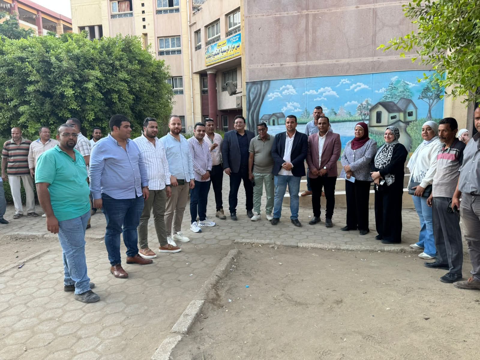 أمين محافظة المنيا محمد سنارة يرافق مرشح الحزب في جولات ميدانية بلجان بني مزار